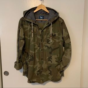 Camo Button-down Shirt with Hood